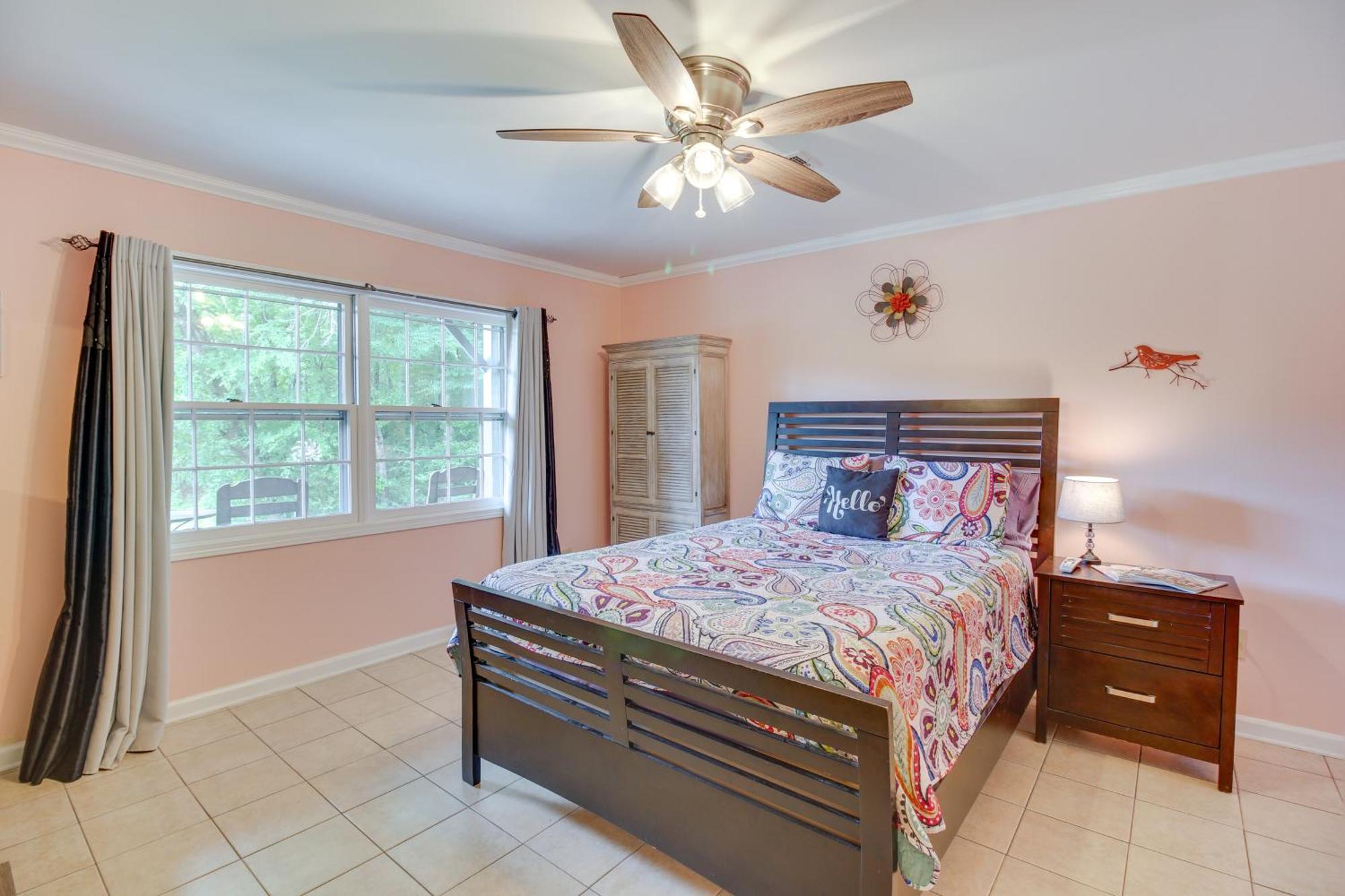 Kingston Home With Shared Pool - 23 Mi To Lakepoint! Exterior photo