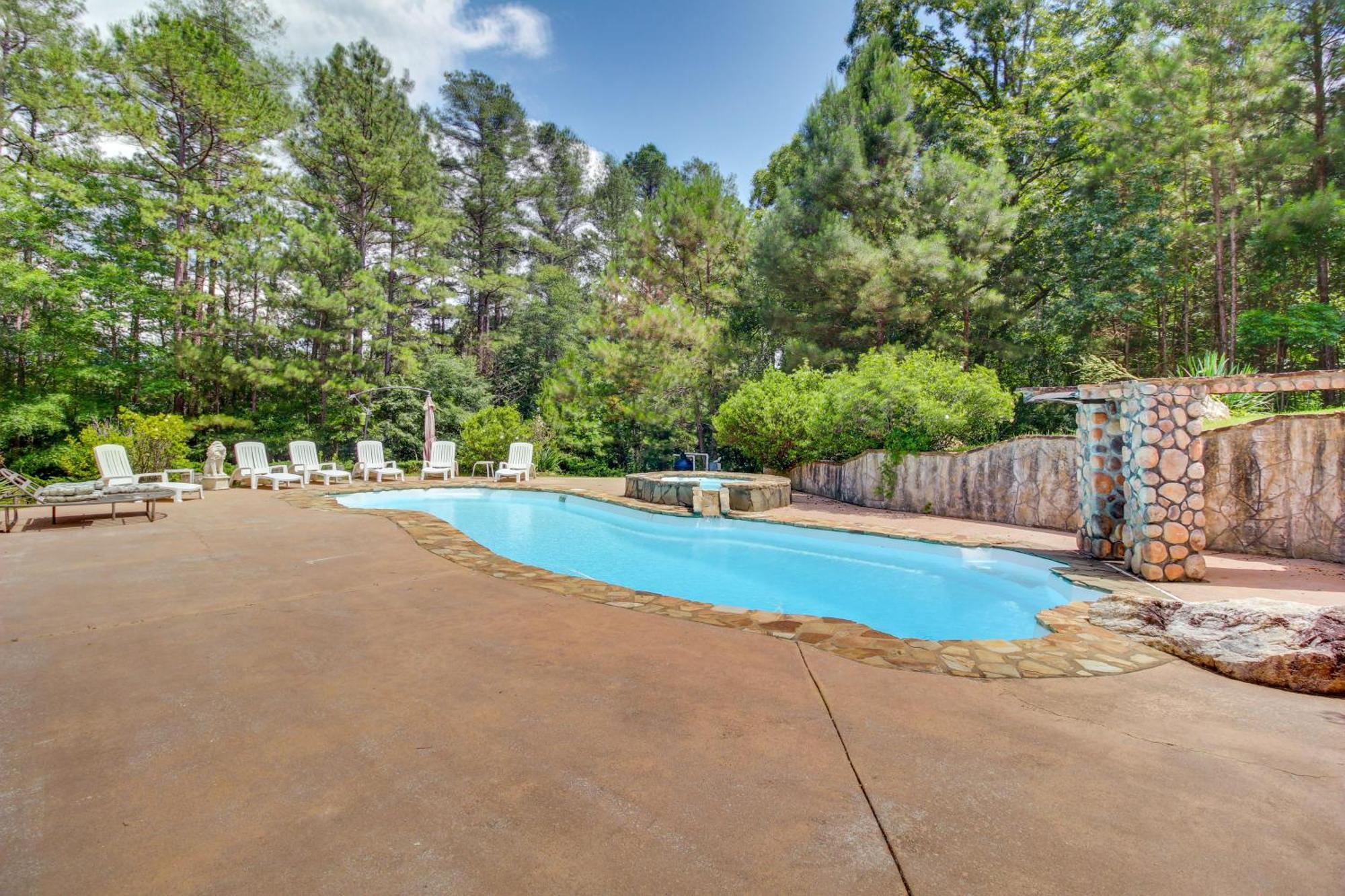 Kingston Home With Shared Pool - 23 Mi To Lakepoint! Exterior photo