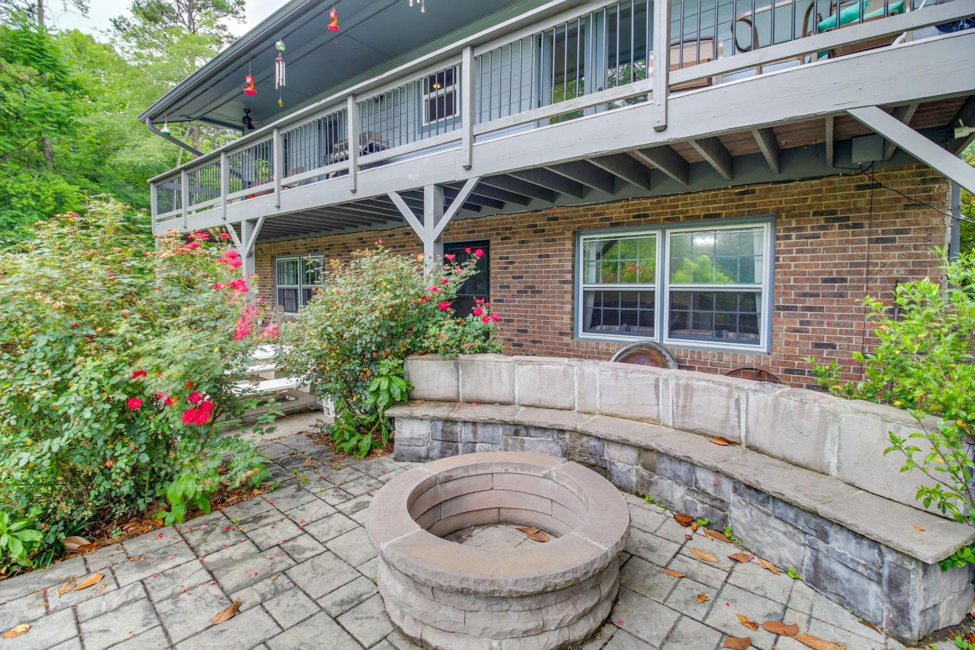 Kingston Home With Shared Pool - 23 Mi To Lakepoint! Exterior photo